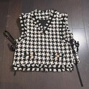 Romanchic women black and white vest contest trim sleeveless cardigan medium